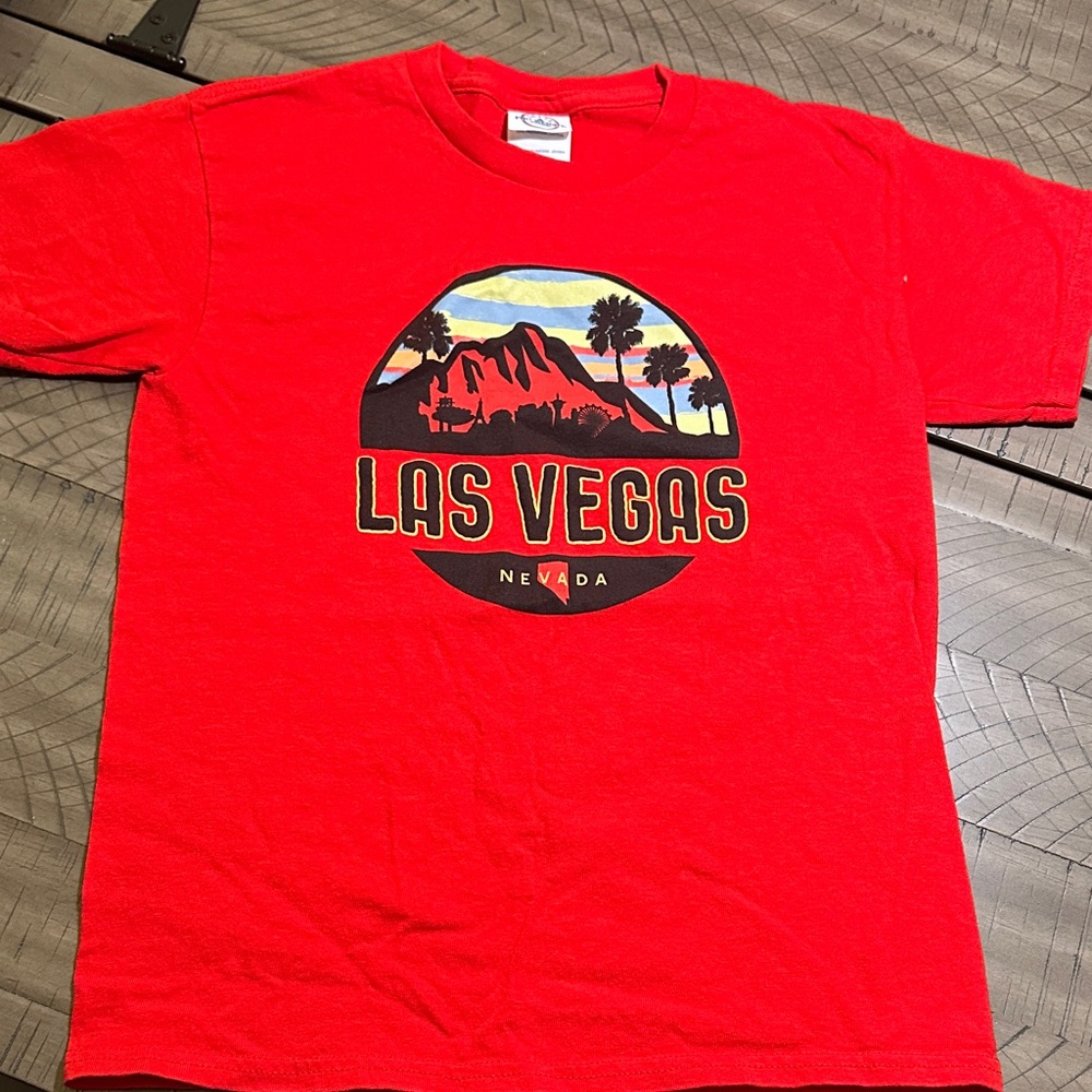 Red 'Las Vegas Nevada' Graphic Tee Short Sleeves